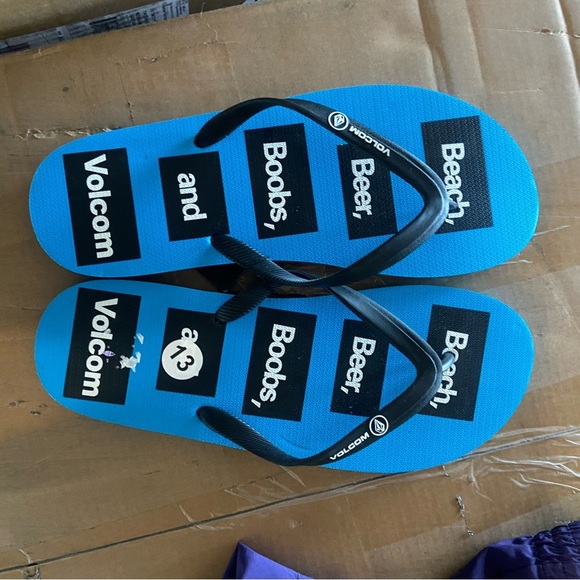 Volcom thong - Picture 1 of 2